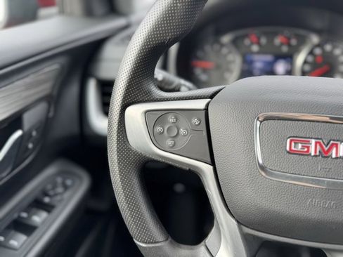Used 2024 GMC Terrain SLE image 24