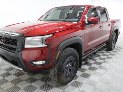 Used 2025 Nissan Frontier PRO-4X AWD/4WD image 31