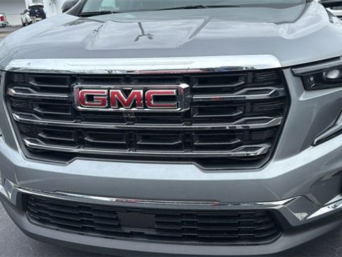 Used 2025 GMC Acadia Elevation image 2