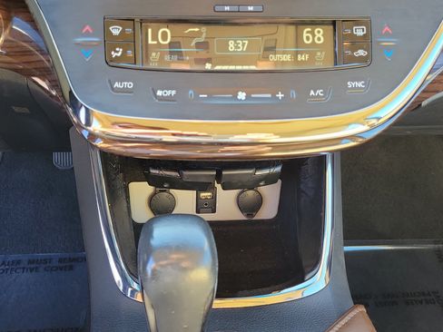 Used 2015 Toyota Avalon Limited FWD image 22