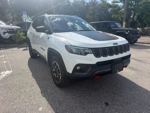 Used 2024 Jeep Compass Trailhawk AWD/4WD image 5
