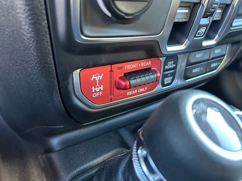 New 2026 Jeep Gladiator Rubicon w/ Safety Group image 34