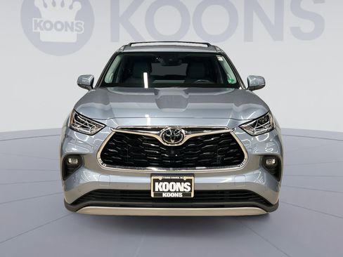 Used 2022 Toyota Highlander Platinum image 10