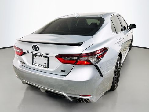 Used 2023 Toyota Camry SE w/ Convenience Package FWD image 4