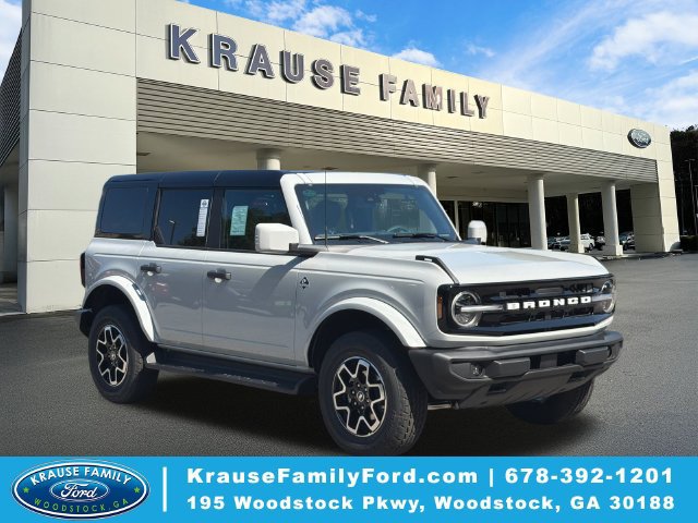 New 2026 Ford Bronco Outer Banks AWD/4WD image 1