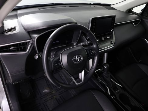 Used 2022 Toyota Corolla Cross XLE FWD image 20