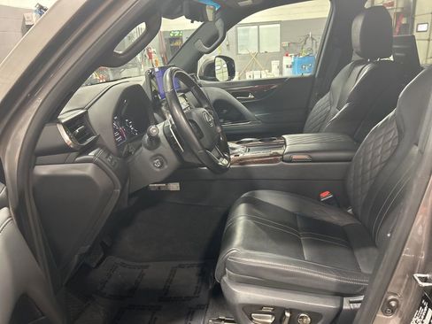 Used 2023 Lexus LX 600 4WD w/ Ultra Luxury Package image 20
