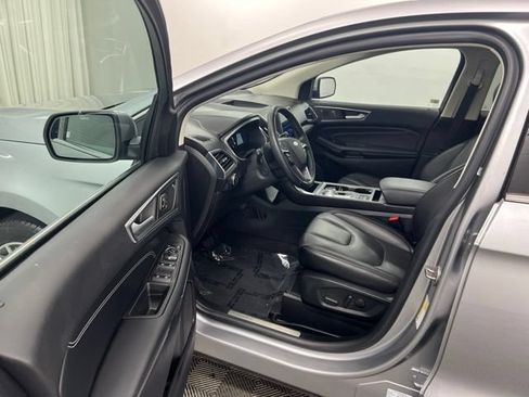 Used 2021 Ford Edge Titanium w/ Equipment Group 301A AWD/4WD image 12