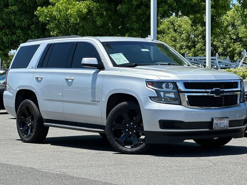 Used 2016 Chevrolet Tahoe LS RWD image 2
