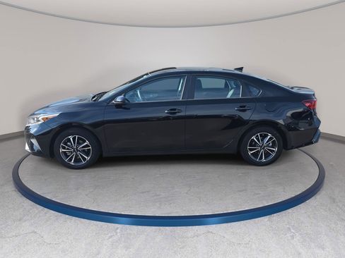Used 2023 Kia Forte LXS image 8