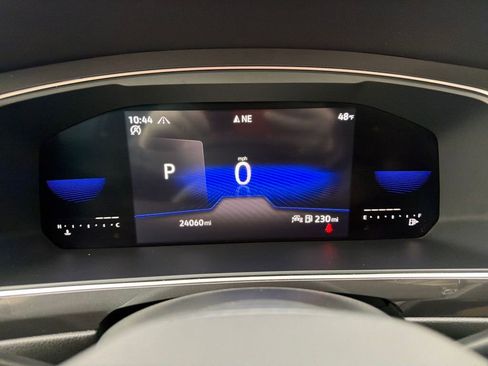 Certified 2022 Volkswagen Tiguan SE image 18