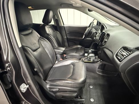 Used 2019 Jeep Compass Limited AWD/4WD image 10