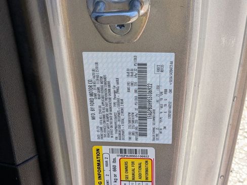 Used 2025 Ford Mustang Premium image 28