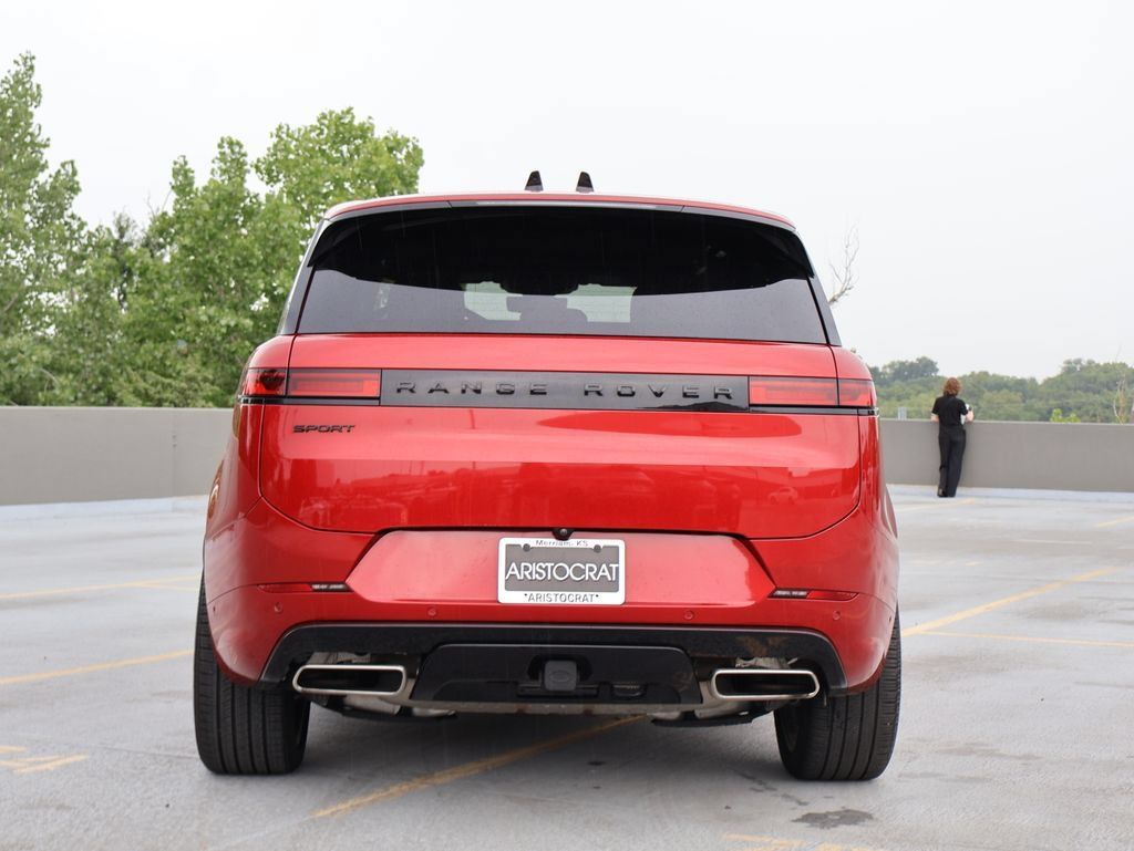 Certified 2025 Land Rover Range Rover Sport Dynamic SE AWD/4WD image 6