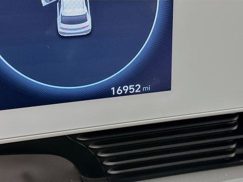 Used 2024 Hyundai Ioniq 5 SEL RWD image 19