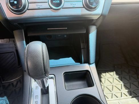 Used 2018 Subaru Outback 2.5i AWD/4WD image 22