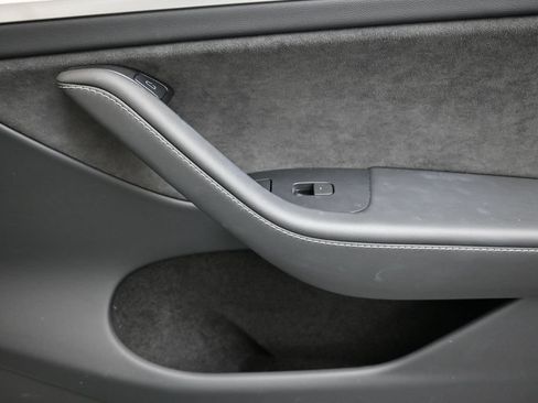 Used 2023 Tesla Model Y Long Range AWD/4WD image 11
