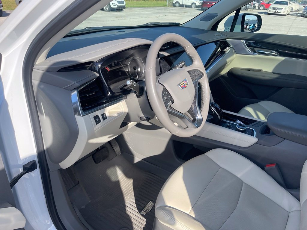 Used 2023 Cadillac XT6 Premium Luxury w/ LPO, Floor Liner Package AWD/4WD image 13