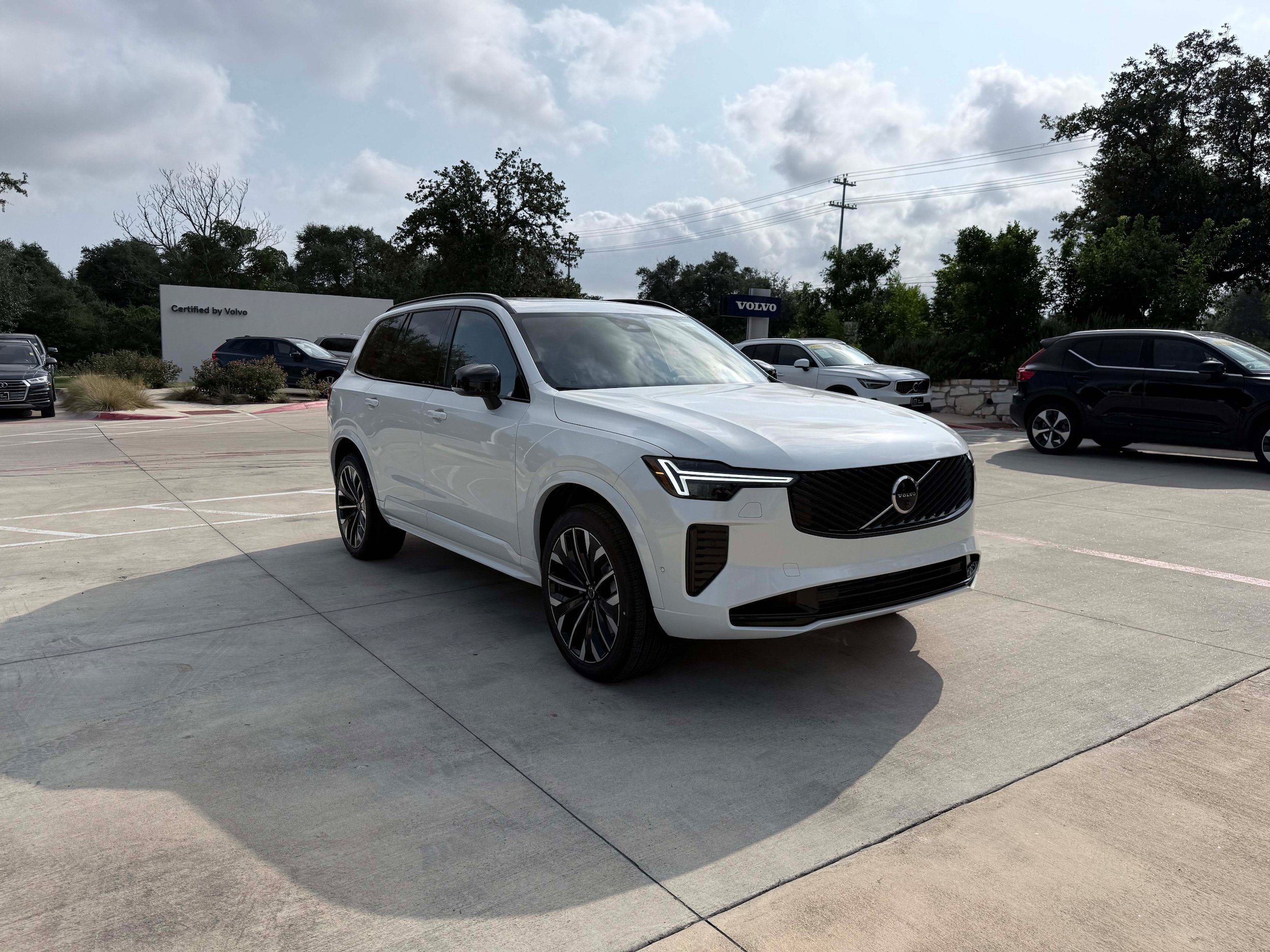 New 2026 Volvo XC90 T8 Ultra w/ Protection Package Premier AWD/4WD image 8