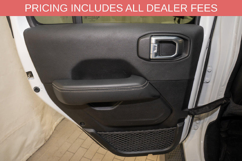 Used 2021 Jeep Wrangler Unlimited Sahara AWD/4WD image 12