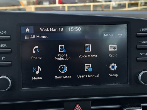 Certified 2024 Hyundai Elantra SE image 21