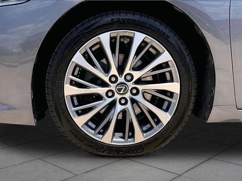 Used 2019 Lexus ES 350 w/ Accessory Package 2 FWD image 11