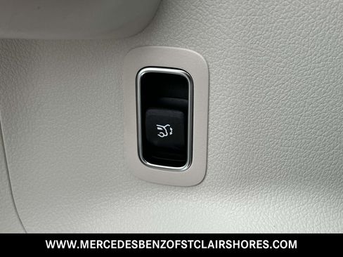 Used 2025 Mercedes-Benz GLA 250 4MATIC image 33