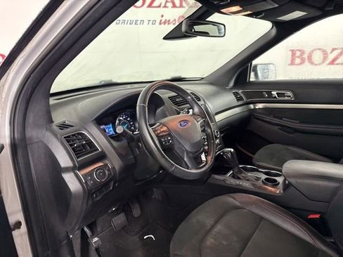 Used 2019 Ford Explorer XLT w/ Equipment Group 202A image 12