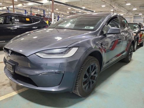 Used 2022 Tesla Model X image 1