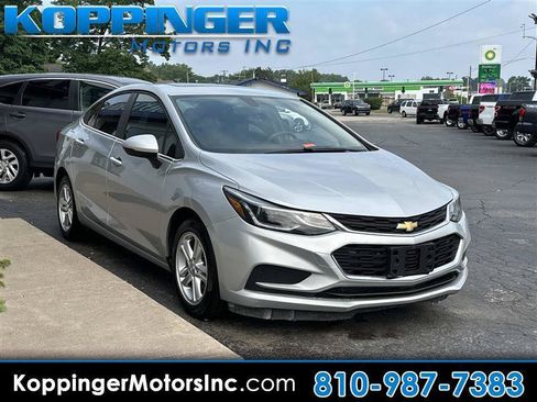 Used 2018 Chevrolet Cruze LT w/ LT True North Edition FWD image 1