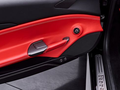 Used 2018 Ferrari 488 Spider RWD image 53
