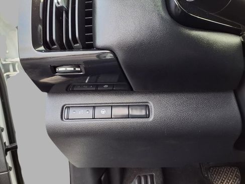 Certified 2024 Nissan Pathfinder SV image 13