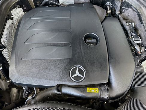 Used 2021 Mercedes-Benz GLC 300 4MATIC w/ AMG Line image 39