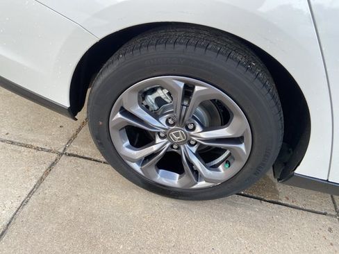 Used 2023 Honda Accord EX image 32