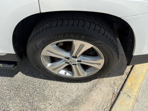 Used 2011 Toyota Highlander Limited w/ Tow Pkg image 22