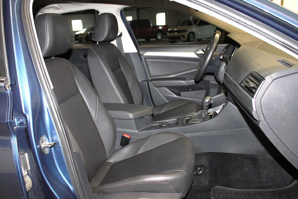 Used 2020 Volkswagen Jetta SE w/ SE Cold Weather Package FWD image 31