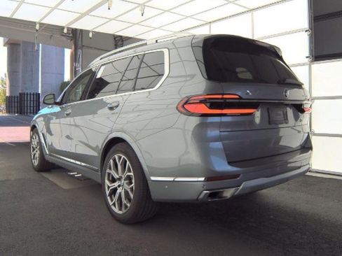 Used 2025 BMW X7 xDrive40i AWD/4WD image 7