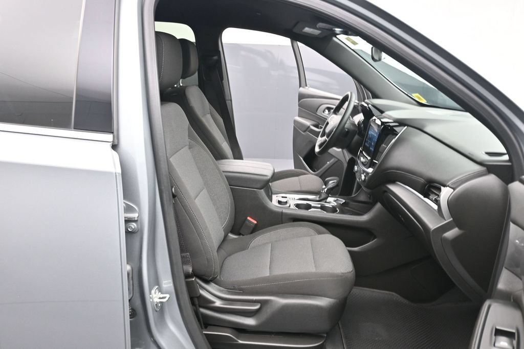 Used 2023 Chevrolet Traverse LT AWD/4WD image 11