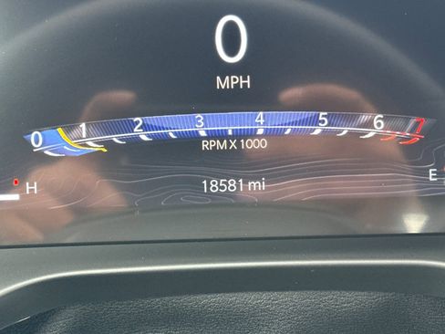 Used 2024 Jeep Grand Cherokee Limited w/ Luxury Tech Group II image 34