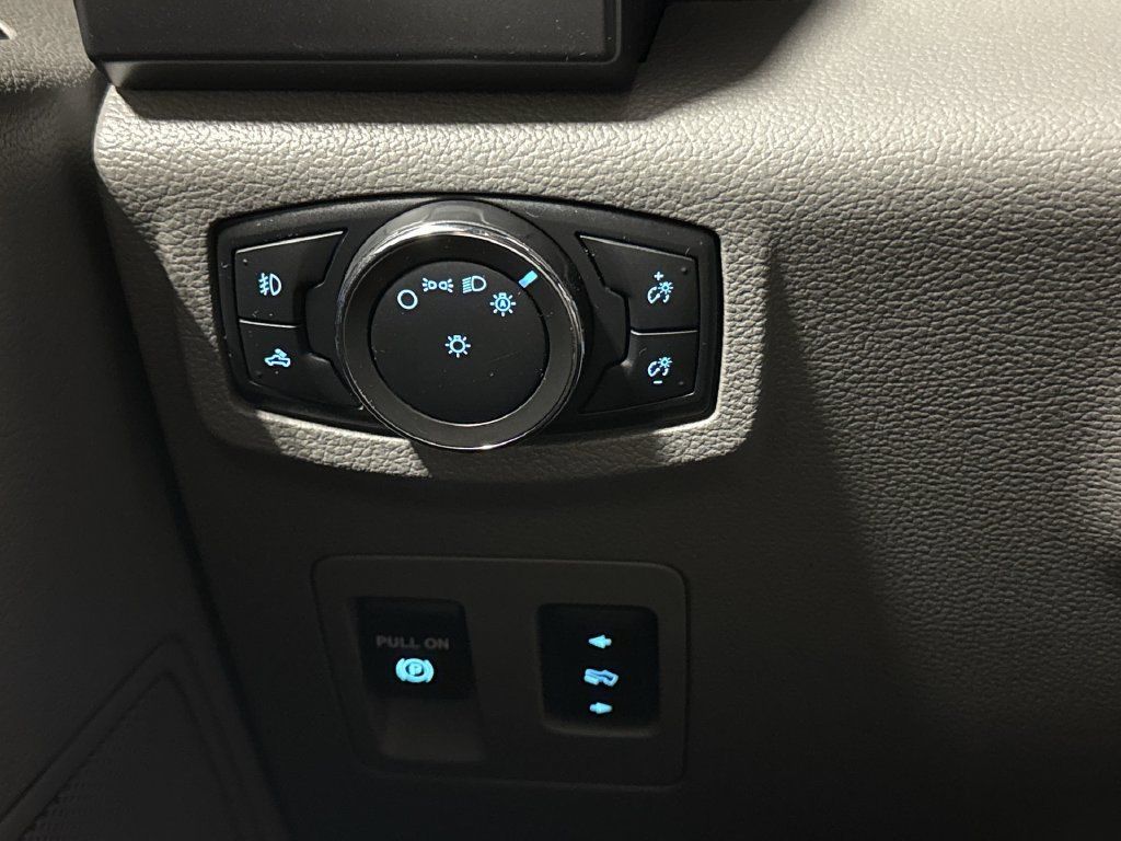 Used 2016 Ford F150 XLT w/ Equipment Group 301A Mid RWD image 18