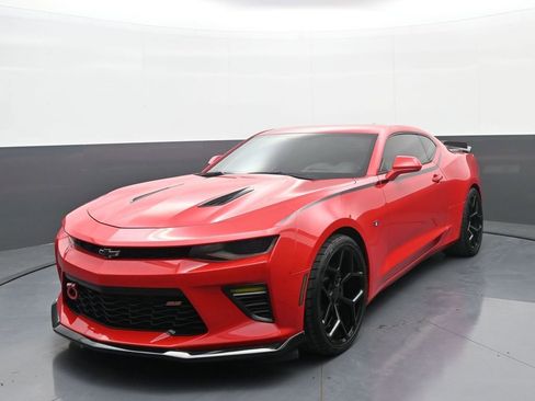 Used 2016 Chevrolet Camaro SS RWD image 1