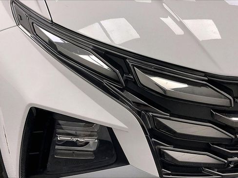 Certified 2025 Hyundai Tucson Limited image 23