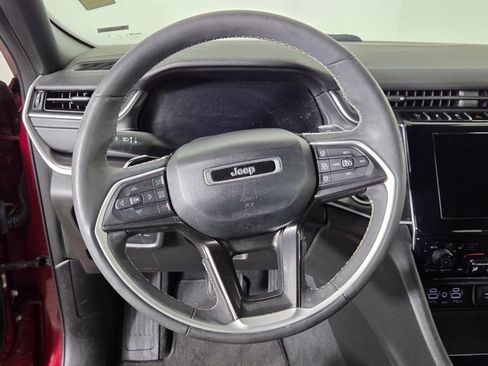 Used 2023 Jeep Grand Cherokee Altitude image 17