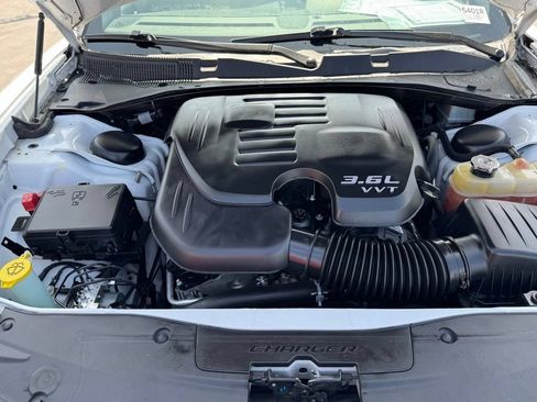 Used 2022 Dodge Charger SXT w/ Leather Interior Group RWD image 34