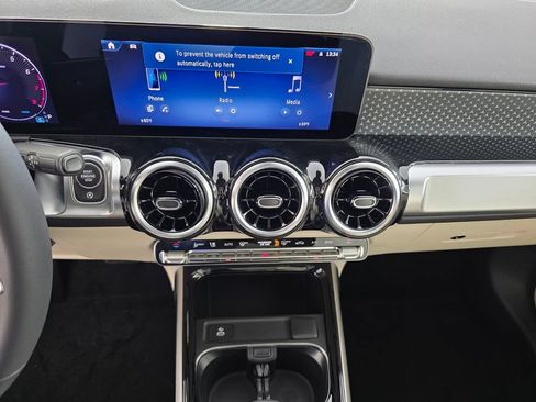 New 2026 Mercedes-Benz GLB 250 image 14
