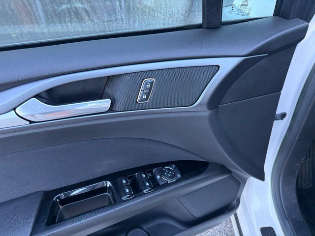 Used 2015 Ford Fusion SE FWD image 5