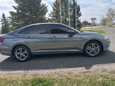 Used 2021 Volkswagen Jetta R-Line image 5