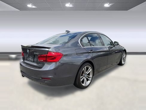 Used 2018 BMW 330i xDrive Sedan w/ Convenience Package AWD/4WD image 8