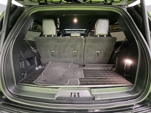 Used 2018 Ford Expedition XLT w/ Equipment Group 202A AWD/4WD image 29