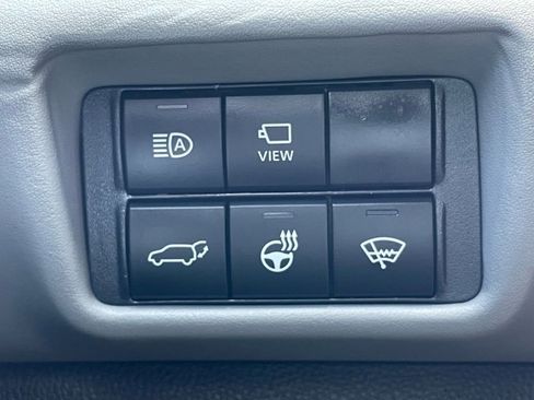 Used 2021 Toyota Highlander Platinum image 19